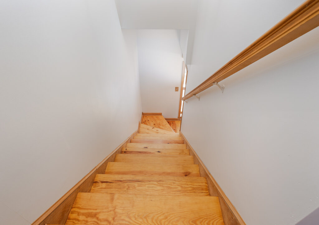 36 Runnymeade stairs