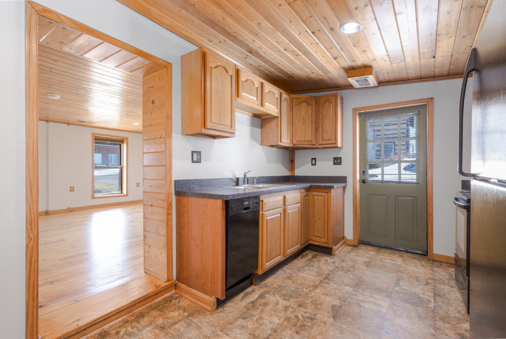 36 Runnymeade kitchen