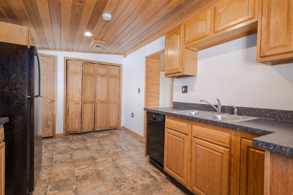 36 Runnymeade kitchen